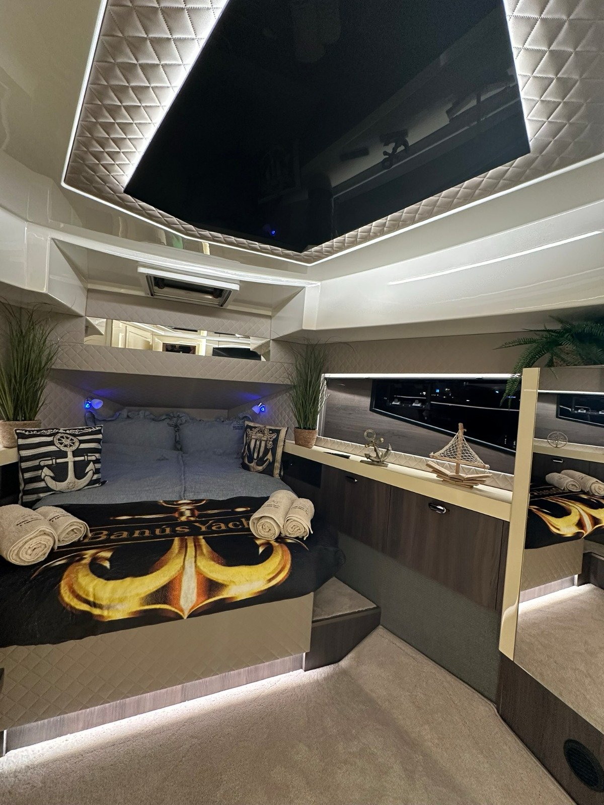 Maestro master cabin